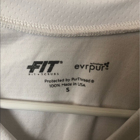 FITscrubs white “PocketPlus” Antimicrobial Top - Picture 2 of 3